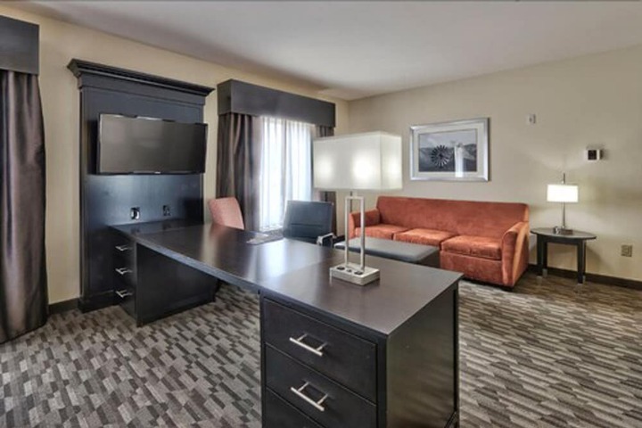 Room 25 of 34