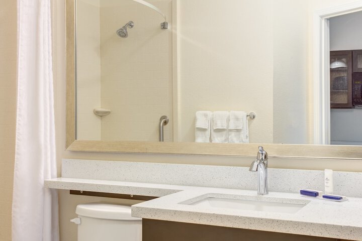 Candlewood Suites Cut Off by IHG