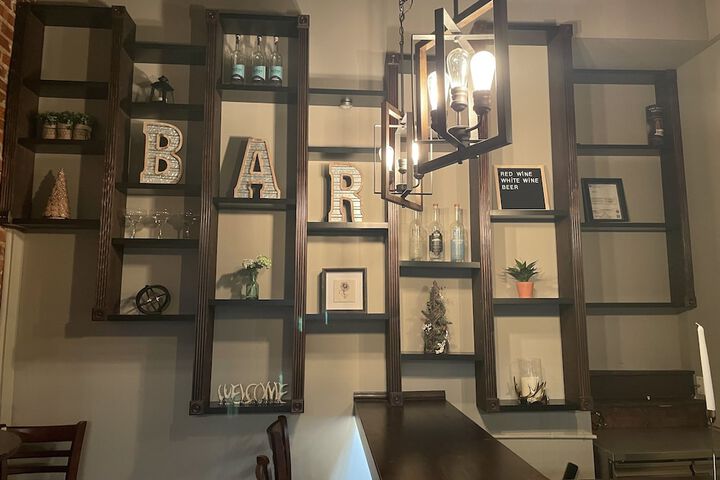 Dining 40 of 45