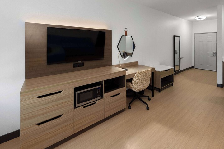 Room 30 of 47