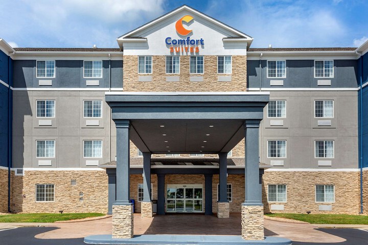 Comfort Suites Clarksville near Governors Square Mall