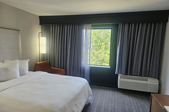 Room 21 of 39