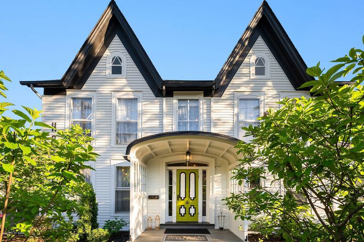 Twin Gables of Woodstock