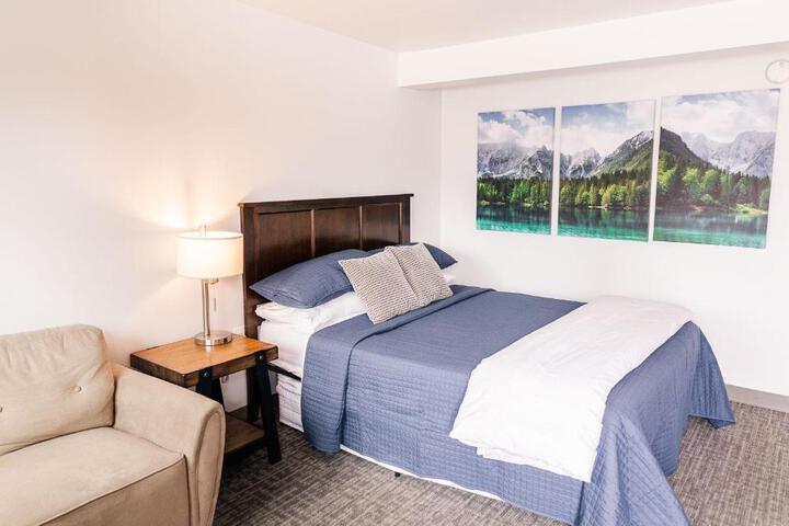 Alaska Frontier Inn
