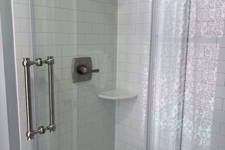 Room 18 of 121