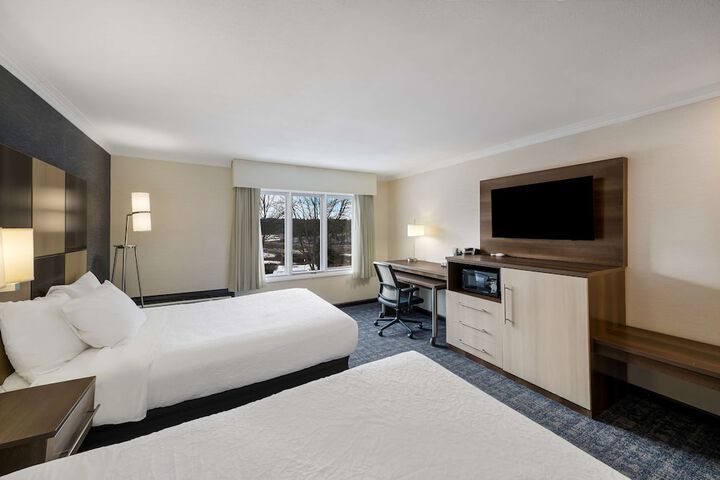 Room 32 of 51