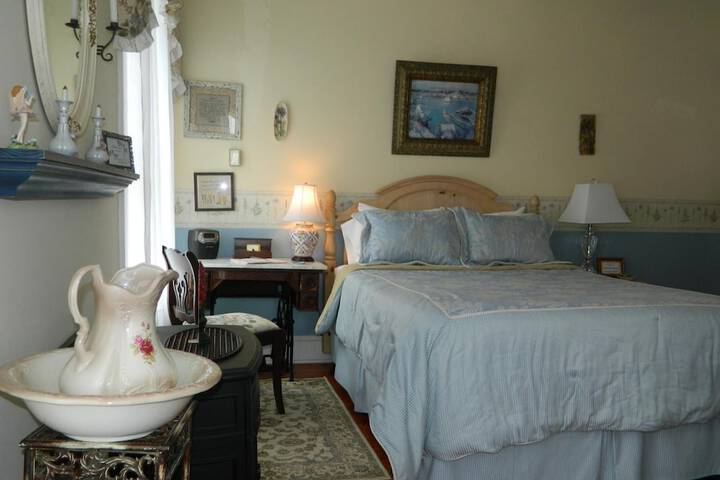 Room 32 of 51