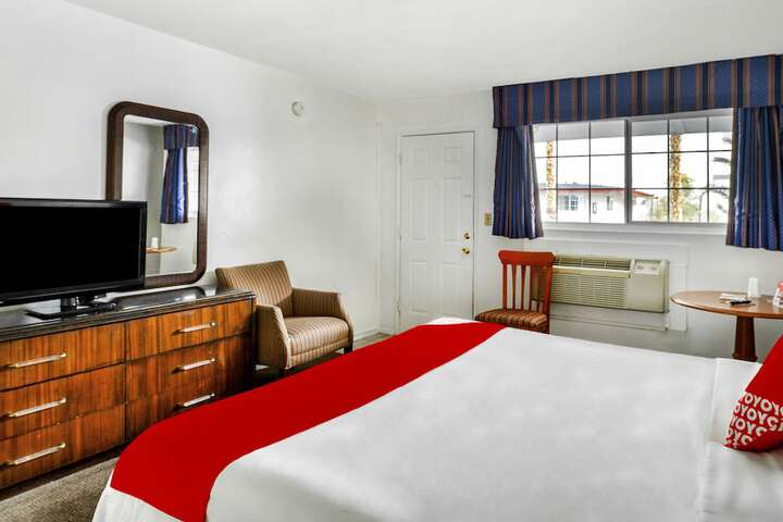 Room 14 of 19
