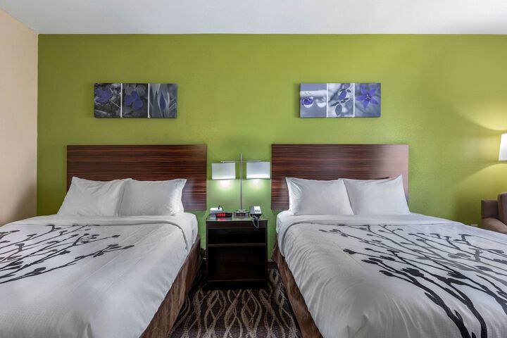 Room 21 of 34