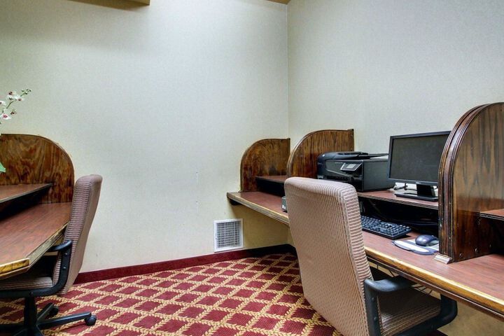 Business Center 33 of 33
