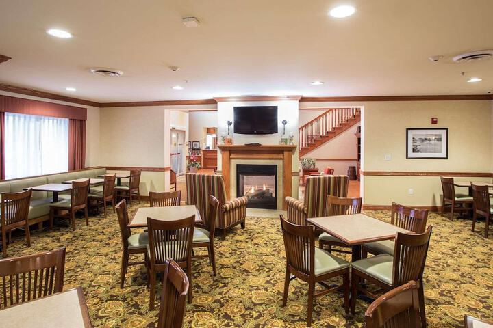Country Inn & Suites by Radisson Buffalo South I-90, NY