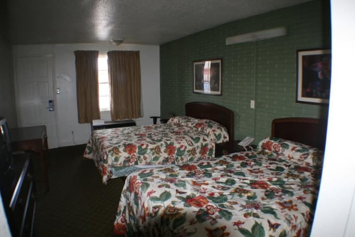 Room 12 of 20