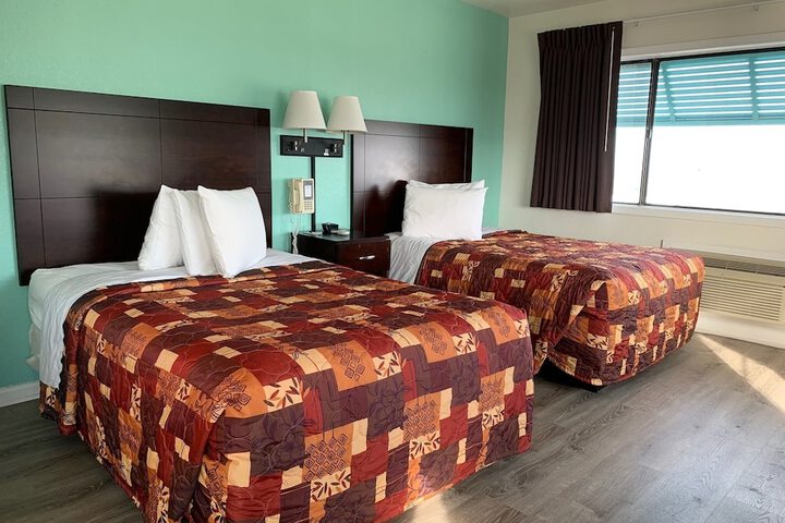Room 16 of 34
