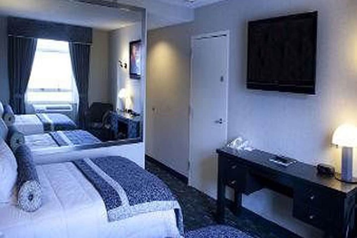 Room 28 of 63
