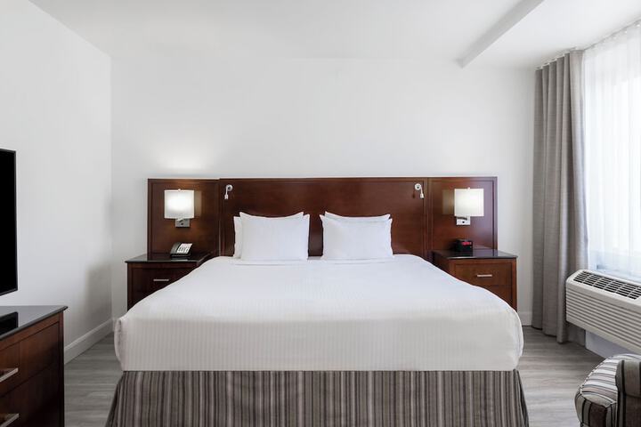 Room 33 of 63