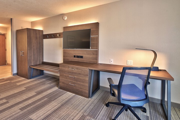 Room 25 of 53