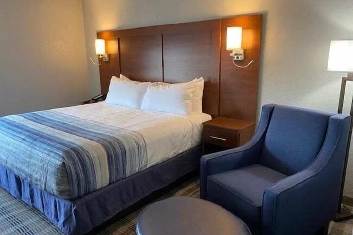 AmericInn by Wyndham Williamsburg