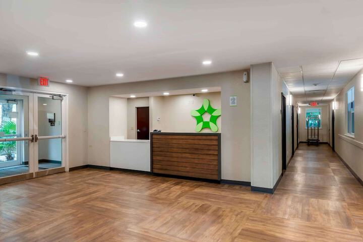 Hotel Interior 6 of 28