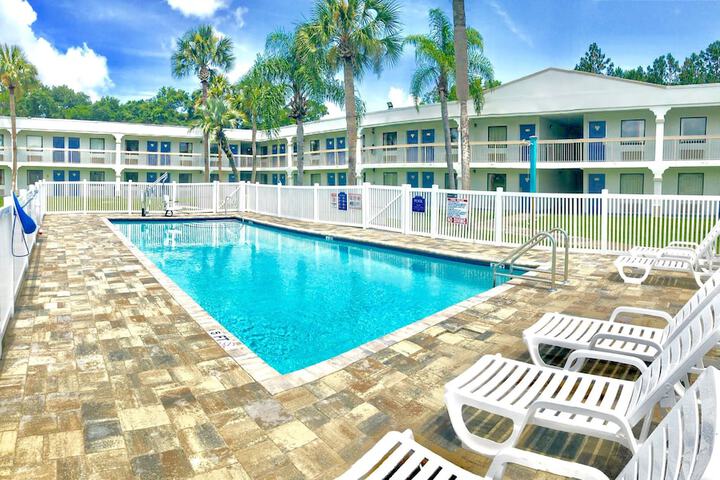 Motel 6 Starke FL