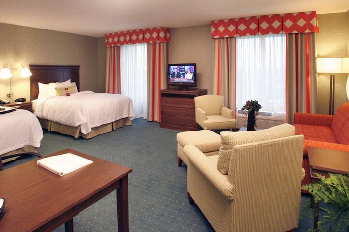Room 6 of 27