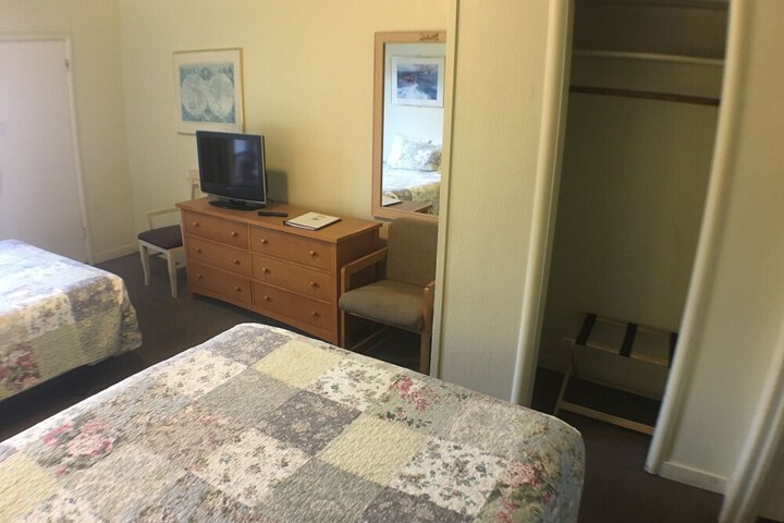 Room 8 of 30