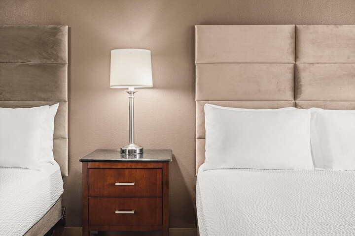 The Ashley Inn & Suites