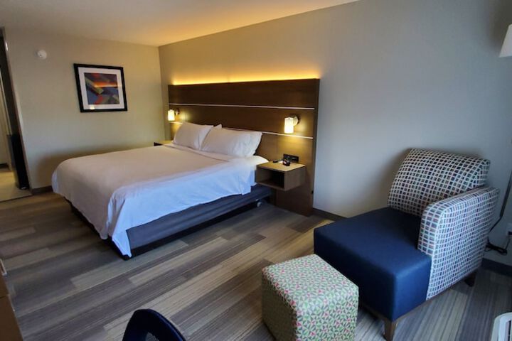 Room 44 of 62