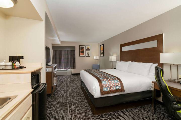 Room 12 of 25