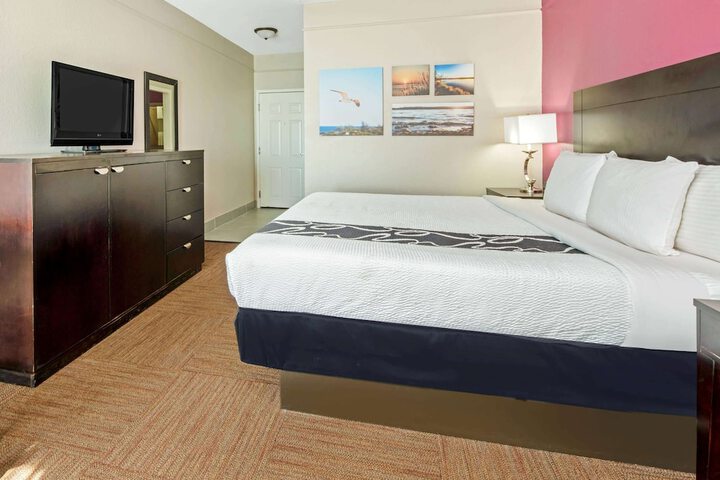 Room 16 of 25