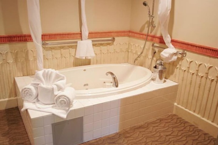 Hot Tub 150 of 151