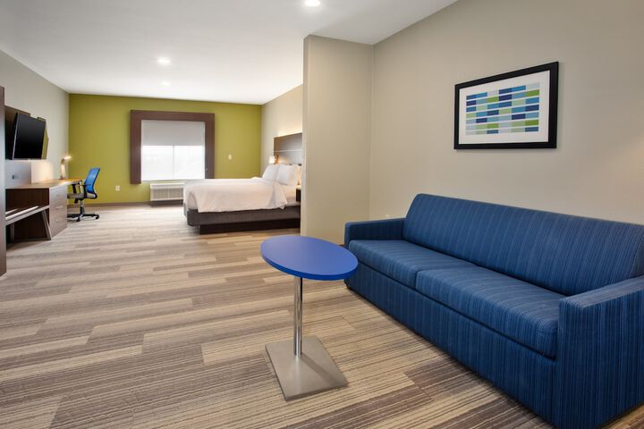 Room 14 of 37
