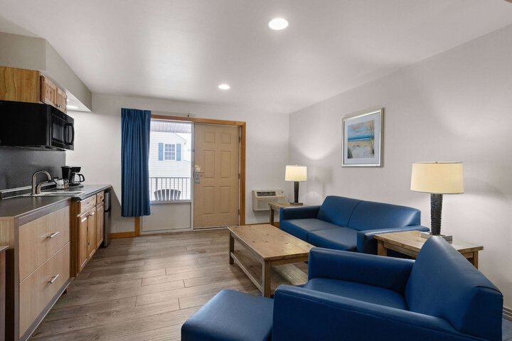 Days Inn by Wyndham Kill Devil Hills Oceanfront - Wilbur