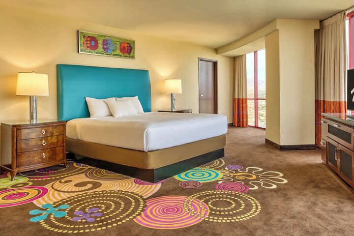 Room 34 of 134