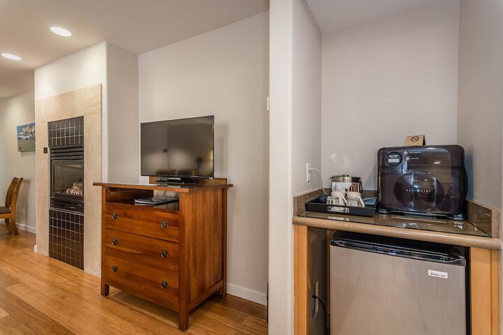 Room 13 of 30