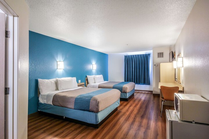 Room 21 of 37