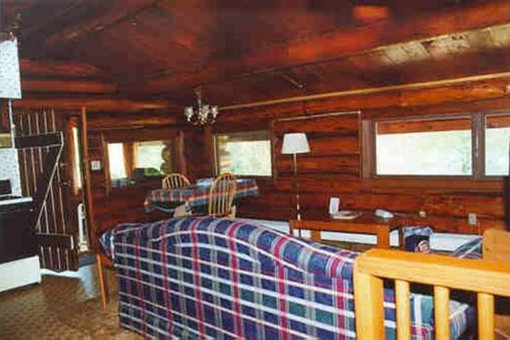 Daniels Lake Lodge B & B