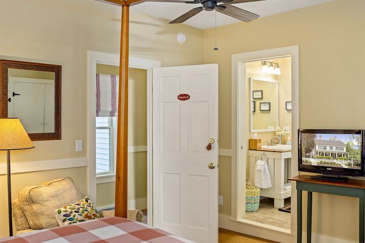 Room 19 of 28