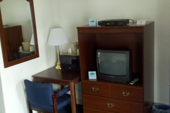 Room 10 of 24