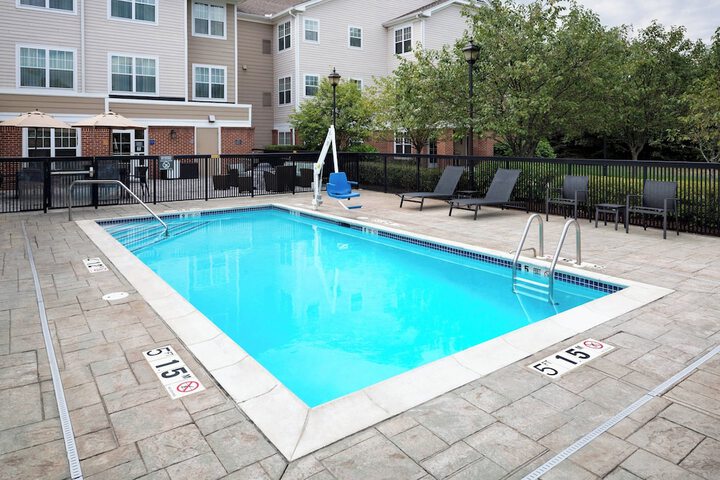Pool 4 of 28