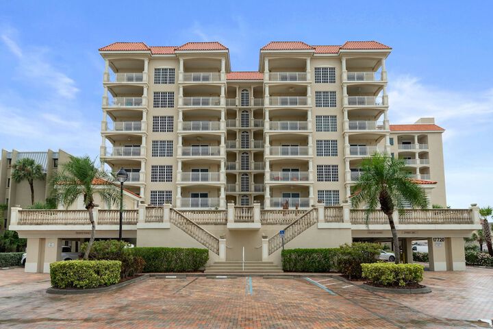 La Vistana 703 by Distinctive Beach Rentals