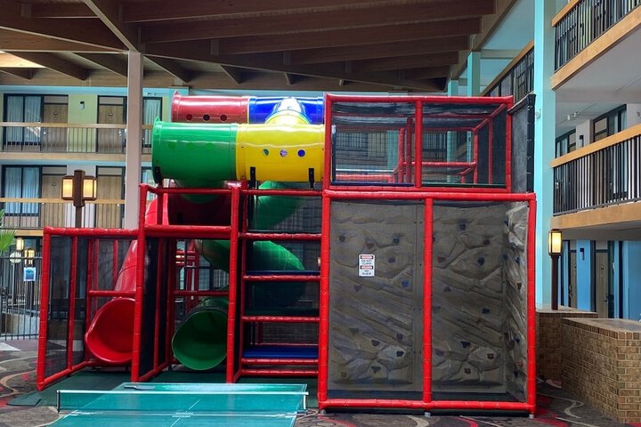 MCM Grande Hotel FunDome Odessa