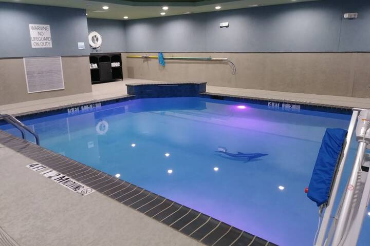 Pool 10 of 40