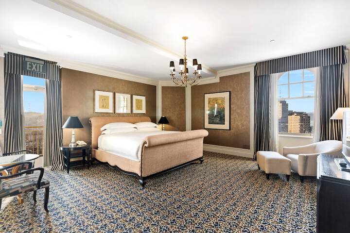 Room 104 of 207