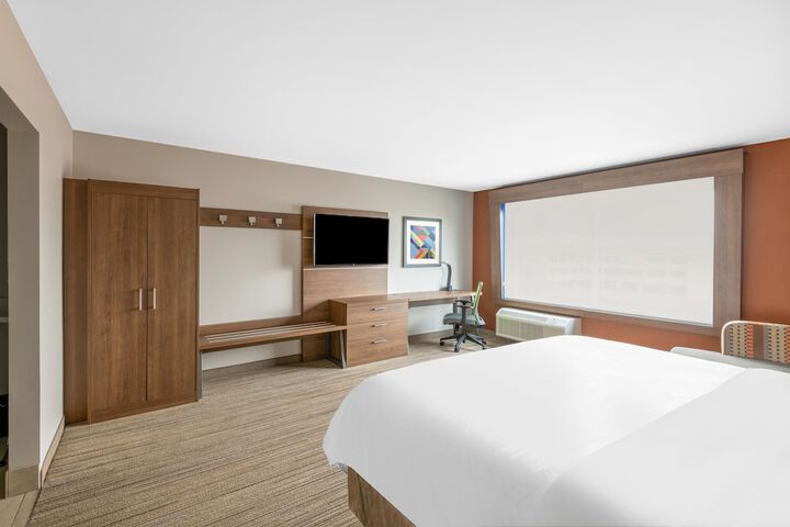 Room 93 of 148
