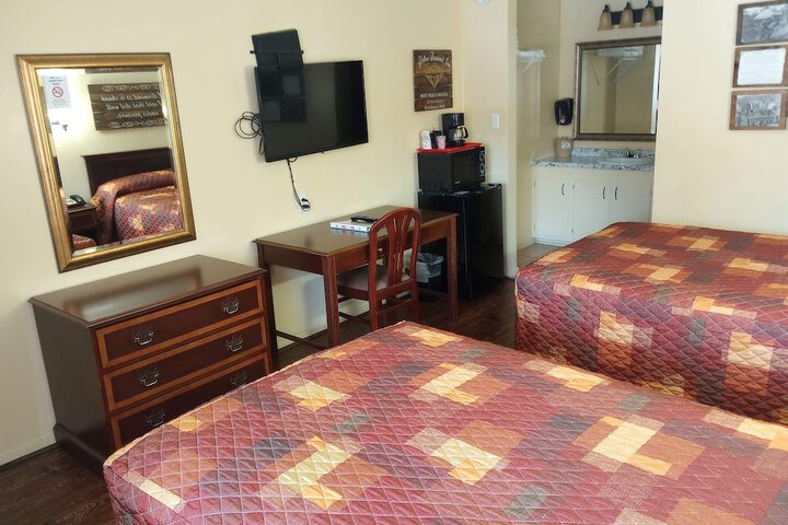 Room 32 of 42