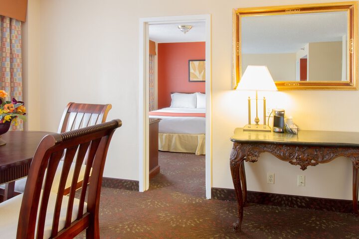 Room 43 of 79