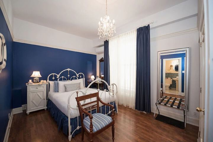 Room 52 of 57
