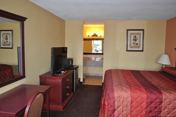 Room 15 of 27