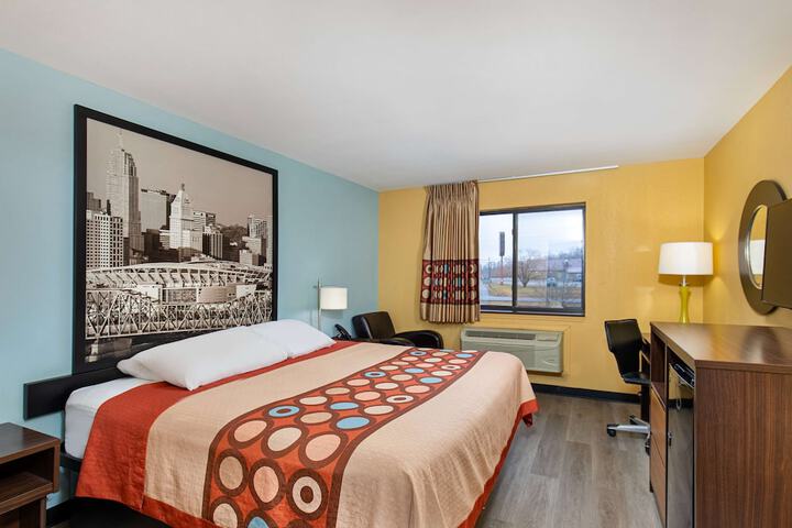 Room 12 of 27
