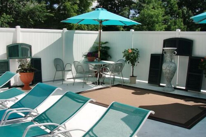 Sundeck 30 of 32